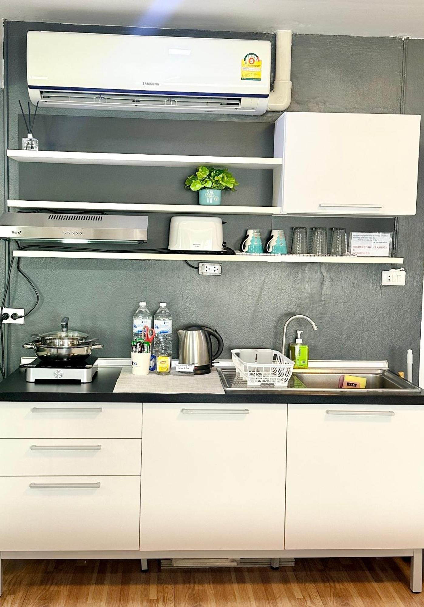 Cozy A At Nimman Studio Room In Condominium 치앙마이 외부 사진